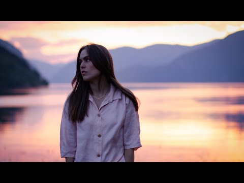 Marion Sophia - Honey Sunsets (Lyric Video)