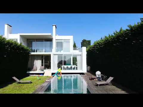 Villa de 3 chambres avec terrasse, jardin et piscine à débordement, près de la plage de Meco