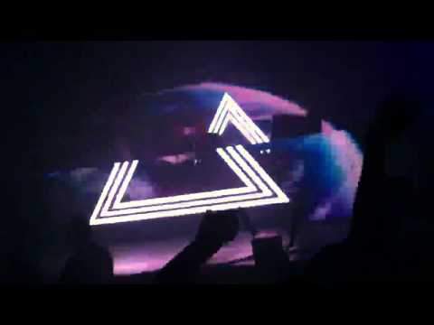 Pink Is Punk - Rattle (Bingo Player) Rough Road Bus Tour 20