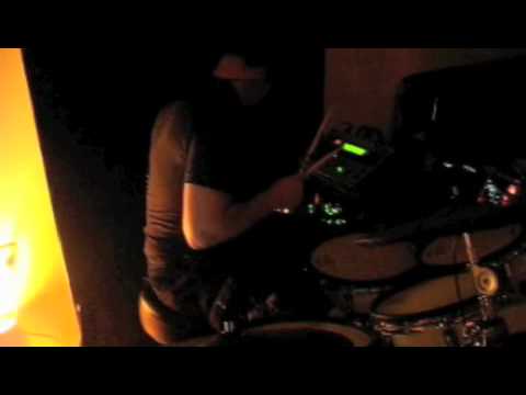 Autody - Live Remixing - Tortoise, Dj Shadow, Amon Tobin, Negative Spaceman pt 2.m4v