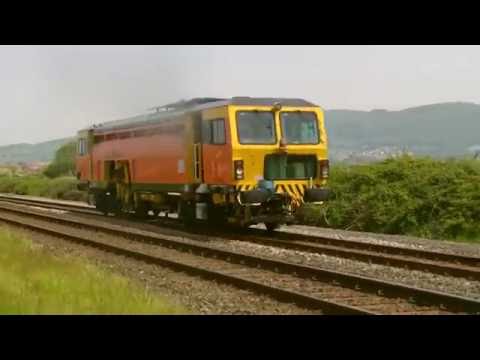 Prestatyn 28.5.2016 - Colas DR73920 Tamper - horn plus passing Class 175