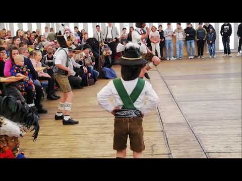 Beim Jungmullerschaugn in Kolsass: Jungmuller und Schellenschlager aus Weer