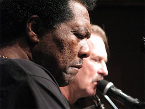 Hans Theessink & Terry Evans - Gotta Keep Moving