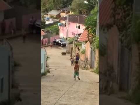 Molecada faz Rafting na Favela do Justinos