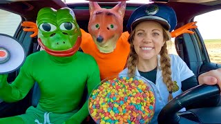 Download lagu Rubber Ducky Surprises Puppy, Frog & Wolf with Car Ride Chase mp3