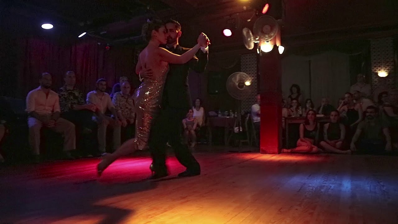 Juan Martin Carrara y Stefanía Colina - 1 "Volvió a Llover"