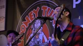 UTG TV: Bayside - "Transitive Property" (Acoustic at Looney Tunes)