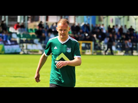 Strzał z przewrotki Remigiusza Sobocińskiego w meczu Ossa Biskupiec Pomorski – Czarni Rudzienice