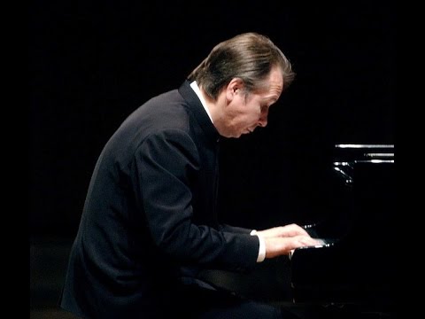 Mikhail Pletnev plays Chopin Piano Sonata no. 3 - live 1993