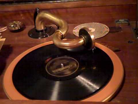 Fred Rich Rollickers Tommy Dorsey Tip Toe Thru the Tulips Roaring 20's Victrola