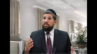 "לְסֻסָתִי בְּרִכְבֵי פַרְעֹה דִּמִּיתִיךְ רַעְיָתִי" - קצר ולעניין עם הרב אליהו עמר (הרב אליהו עמר) - התמונה מוצגת ישירות מתוך אתר האינטרנט יוטיוב. זכויות היוצרים בתמונה שייכות ליוצרה. קישור קרדיט למקור התוכן נמצא בתוך דף הסרטון