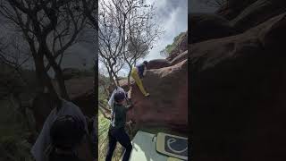 Video thumbnail of Madroño, 5+. Mont-roig del Camp