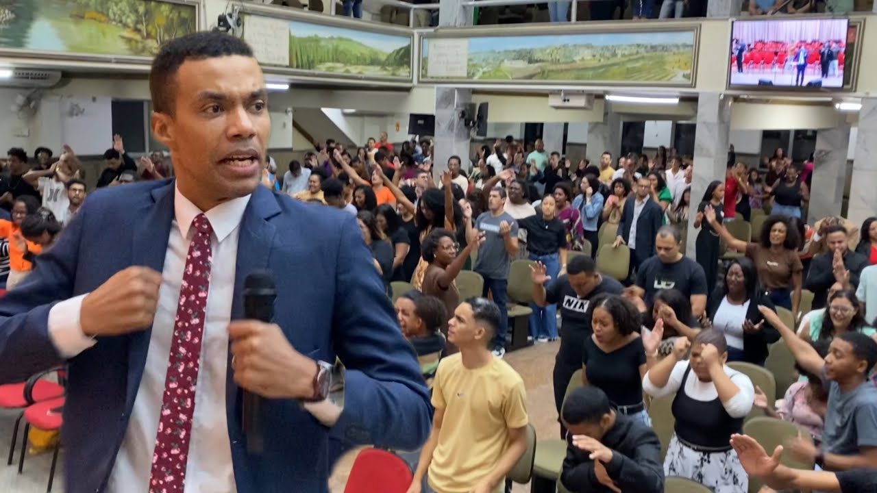 Tire as sandálias dos teus pés (Moisés e a sarça)