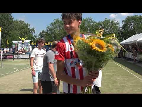 Trailer Fortuna Delta Logistiek B1 NK Korfbal. De B1 heeft na een spannende wedstrijd gewonnen.