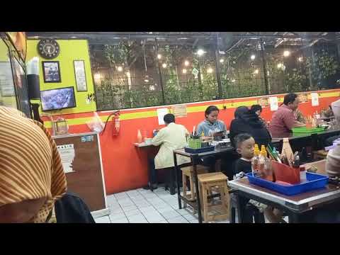 makan bakso MAS GEPENG @Abdel.Achrian@TWEntertainmen_t
