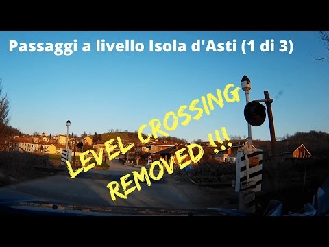 Passaggio a livello Isola d'Asti (1 di 3) rimosso # railroad crossing # bahnübergang
