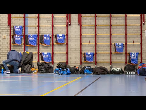 You gotta see this Dutch team play Korfball.               KV Apeldoorn 1 -KIOS Ruinerwold