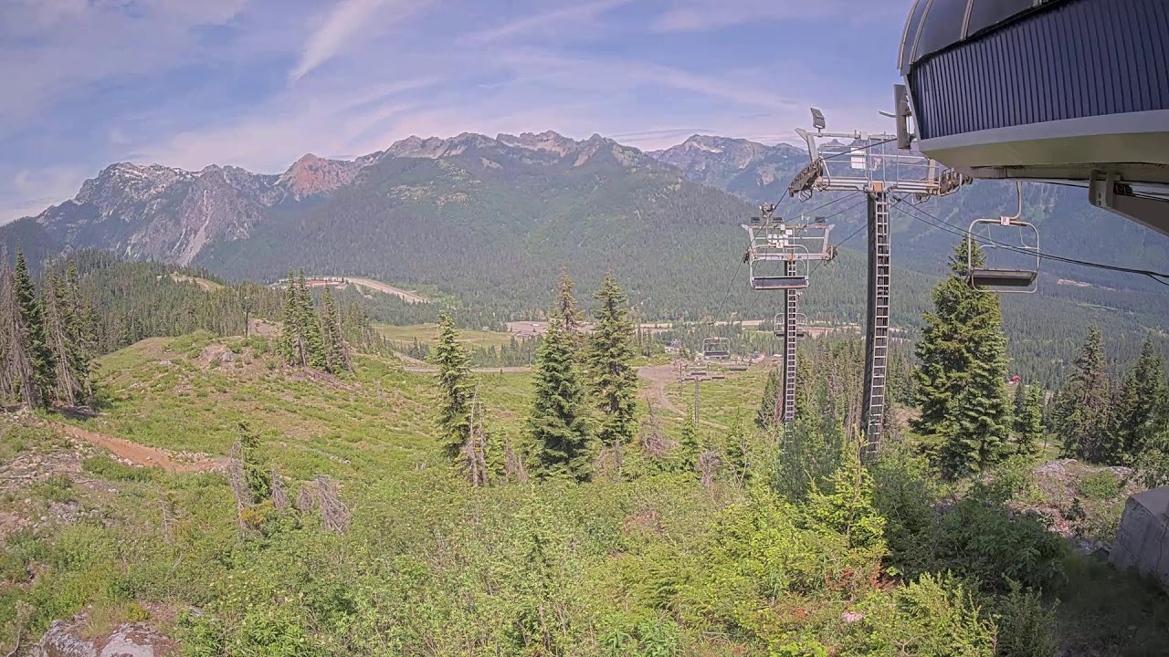 Live webcam view of Summit Central Top, The Summit at Snoqualmie