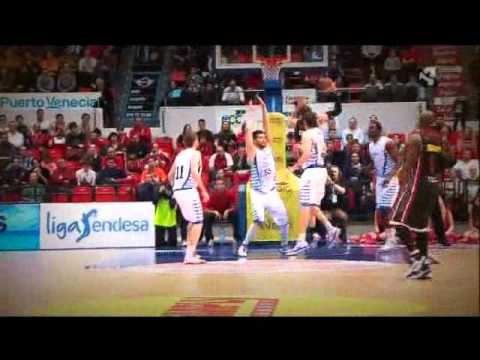 Albert Fontet entrenando en el colegio Parque Europa. Zona Basket.
