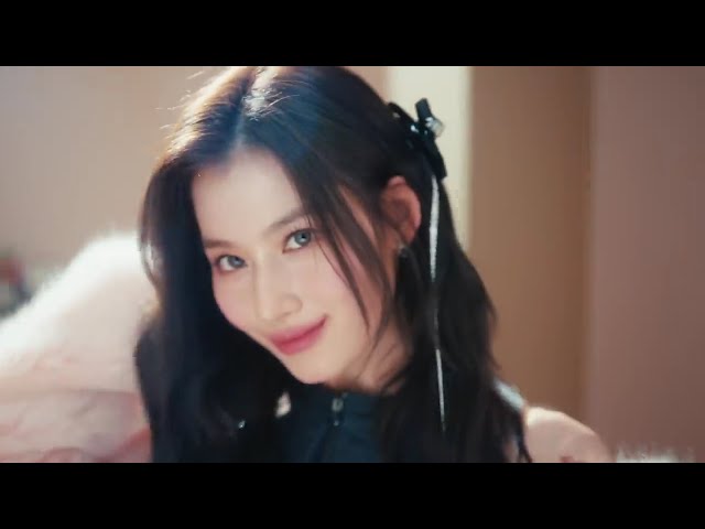 Set Me Free von Twice ((jetzt ansehen))