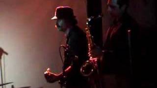 Le Trois Tetons - Run Away