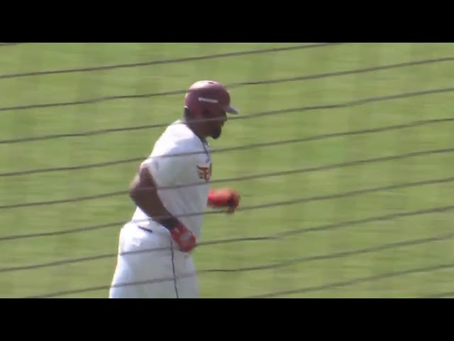 【みやざきベースボールゲームズ】ハーマンのユニフォームを着たイーグルス・ペゲーロがホームラン!! 2018/3/1 E-M