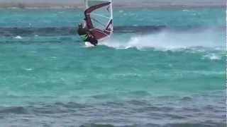preview picture of video 'Roberto Tavazzi in Windsurf al Windsurfing Center Stintino spiaggia l'Approdo la Pelosa'