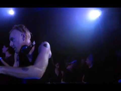 Richie Hawtin plays A.B.U.Z.&Dj Fronter-Oh Sambari (Collective Machine Remix)@ Enter.Week13-Space