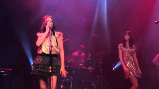 Nouvelle Vague - Guns of Brixton (Live in Thessaloniki 18/12/2010)