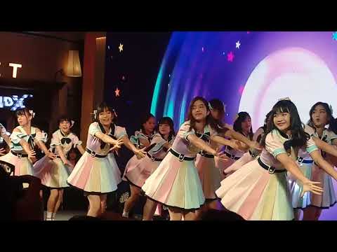 BNK48 - koisuru fortune cookie คุกกี้เสี่ยงทาย (150818 - เปิดตัว girls don't cry - Paragon Cineplex)