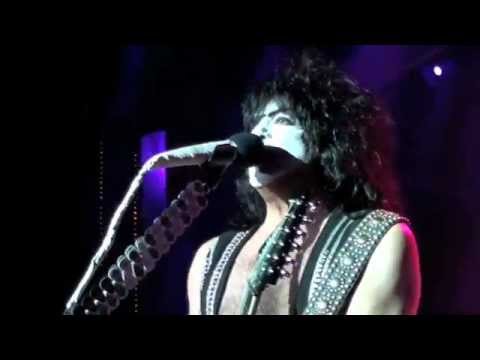 KISSONLINE EXCLUSIVE: "ROOM SERVICE" live from the KISS KRUISE