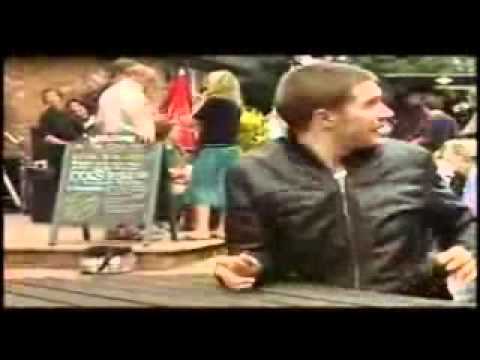 Ben Cumberbatch et Tom Hardy : drôle d'interview sous titrée français.wmv