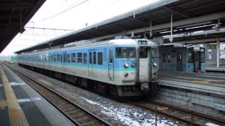 preview picture of video '中央東線115系 塩尻駅発車 JR-East 115 series EMU'
