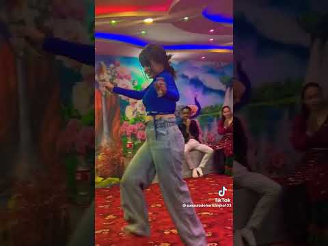 Jhuse barulo le Aayo Ferì Damdar prastuti #viralvideo #subscribetomychannel sumanithapa