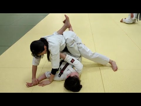 女子柔術スパーリング