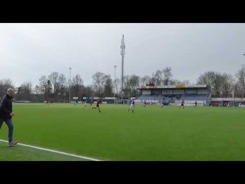 Uit tegen Woezik. Doelpunt Martijn 1