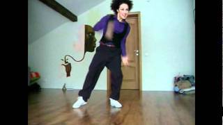 Elle Vodoo ( Locking Popping Freestyle ) on Bar Kays - Traffic Jammer