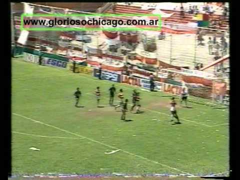 Moron 2 - Chicago 4  - goles de Jesús (2), Benetti y R. Álvarez / Torneo Nacional "B" 1997/1998