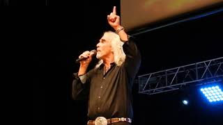Guy Penrod singing with the saints