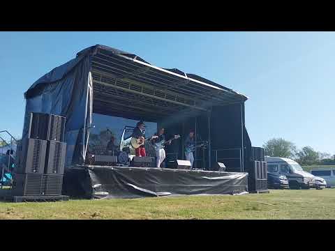 The Konks (The Kinks Tribute Band) performing "Lola" live at The Deal Classic Motor Show 2023