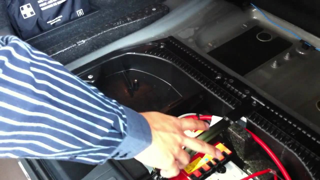 Review BMW X1 : ห้องสัมภาระท้ายรถ