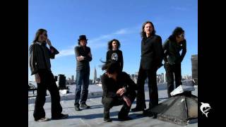 Afterhours -Sui giovani d&#39;oggi ci scatarro su-