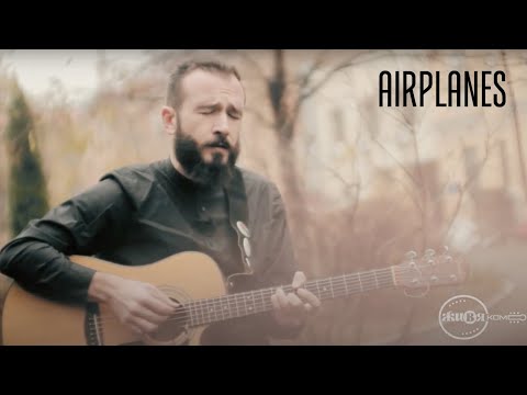 Mebo Renard - Airplanes (Jiviakom Live)