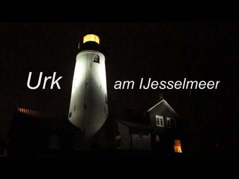 Urk - ein Spaziergang durch das malerische Urk in der Dunkelheit