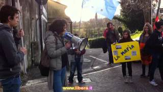 preview picture of video 'Libera contro le Mafie - Manifestazione a Montebelluna(TV) 21-03-2013'