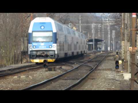 Průjezd vlaku Os 8840 - Praha-Radotín (u trati) (FullHD)