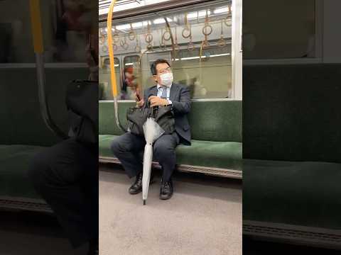 足引っ掛かけたとキレる男