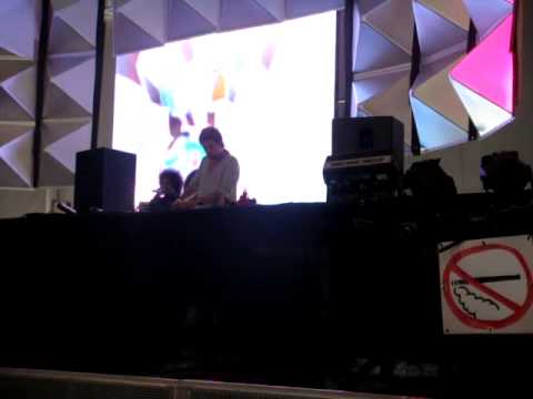 Praia del Sol & Veron & MC Awi live at Latin Village