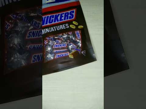Snickers miniature #shorts #youtubeshorts #opening #ashortaday #2yummyreview