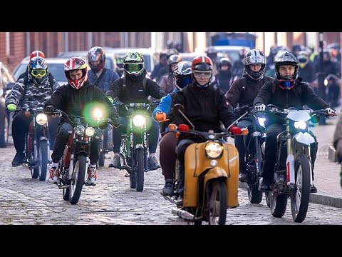 Video Thumbnail: Motorwechsel in wenigen Stunden: Diese Oldtimer-Motorräder fahren Elektro